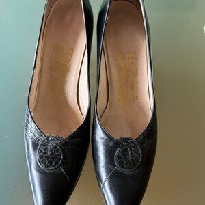 Salvatore Ferragamo - Black medium heels - Size 6AAAA (Narrow)